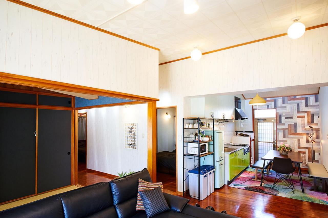 Terrace House Tsubokawa Villa Naha Exteriör bild